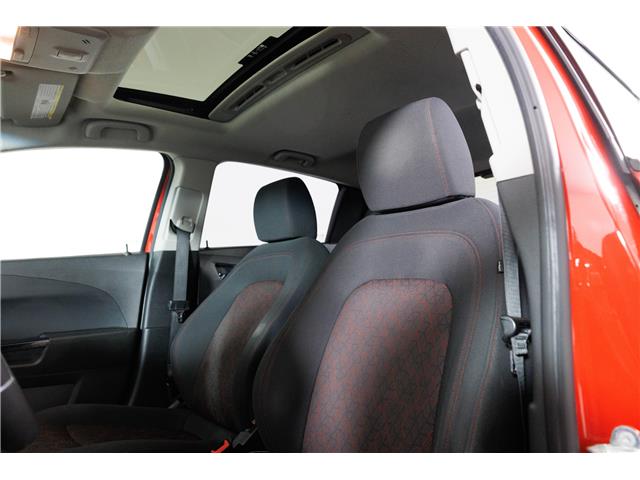 2017 Chevrolet Sonic LT Auto (Stk: Q5003AAA) in London - Image 14 of 28