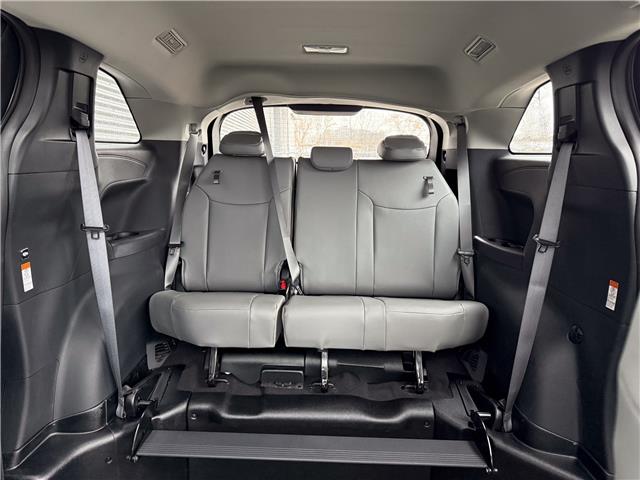 2025 Toyota Sienna XLE 8-Passenger (Stk: MU2391) in London - Image 13 of 25