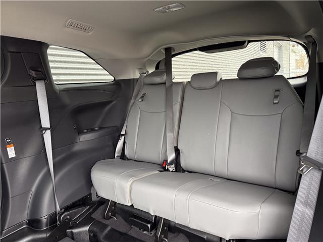 2025 Toyota Sienna XLE 8-Passenger (Stk: MU2391) in London - Image 12 of 25
