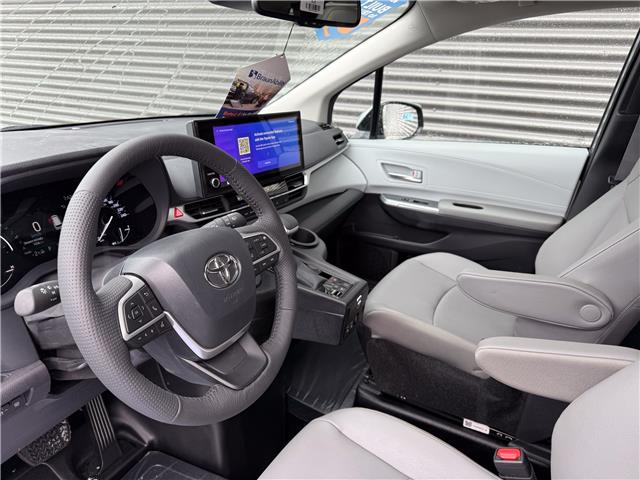 2025 Toyota Sienna XLE 8-Passenger (Stk: MU2391) in London - Image 11 of 25