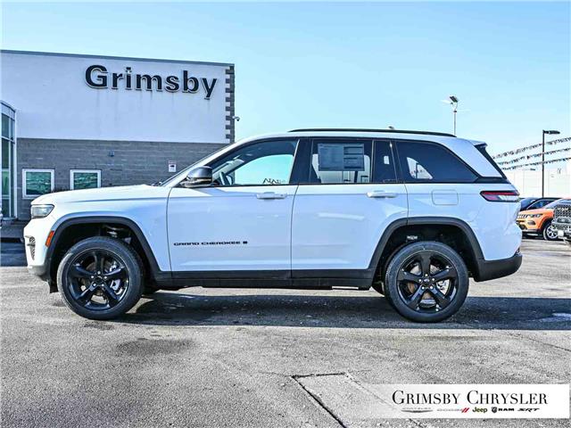 2025 Jeep Grand Cherokee Laredo (Stk: N25206) in Grimsby - Image 3 of 31