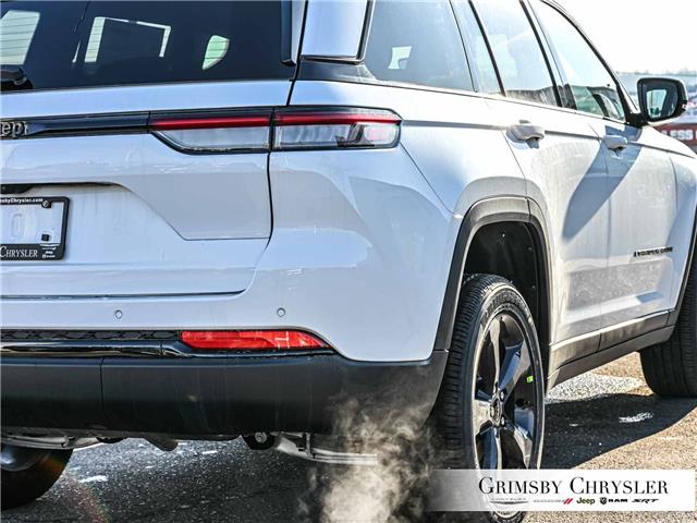 2025 Jeep Grand Cherokee Laredo (Stk: N25206) in Grimsby - Image 11 of 31