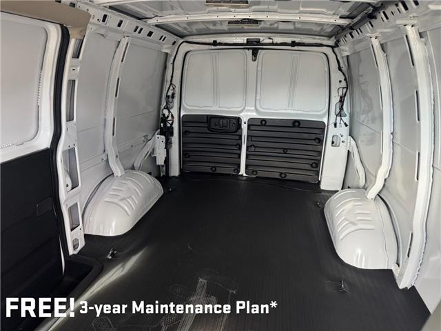 2025 GMC Savana 3500 Work Van (Stk: 360380) in AIRDRIE - Image 13 of 15
