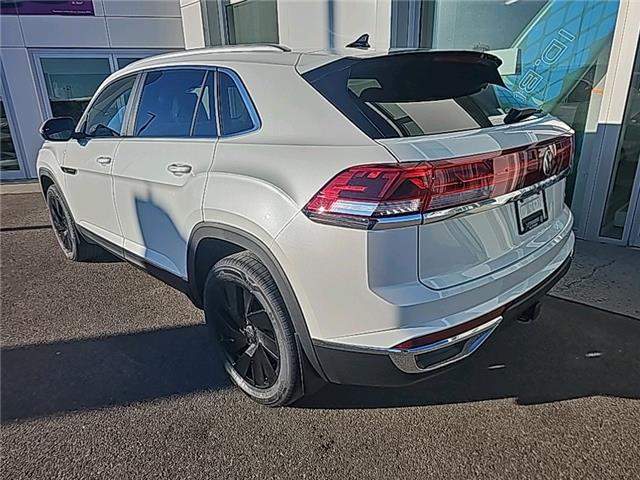 2026 Volkswagen Atlas Cross Sport 2.0 TSI Highline (Stk: 26315) in Lethbridge - Image 3 of 25