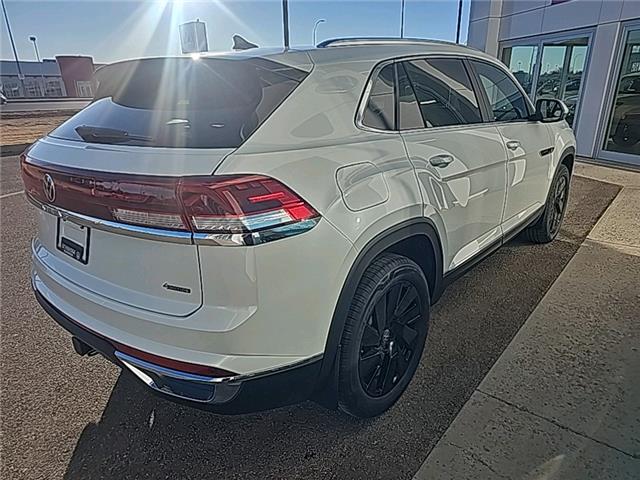 2026 Volkswagen Atlas Cross Sport 2.0 TSI Highline (Stk: 26315) in Lethbridge - Image 5 of 25