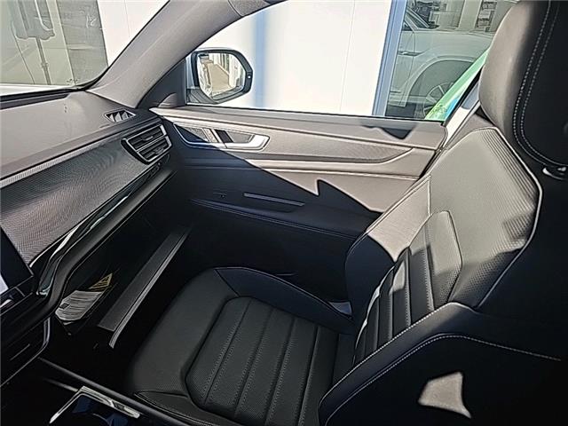 2026 Volkswagen Atlas Cross Sport 2.0 TSI Highline (Stk: 26315) in Lethbridge - Image 16 of 25