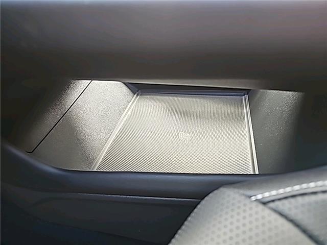 2026 Volkswagen Atlas Cross Sport 2.0 TSI Highline (Stk: 26315) in Lethbridge - Image 17 of 25