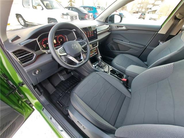 2026 Volkswagen Taos Comfortline Black Edition (Stk: 260153) in Regina - Image 17 of 41