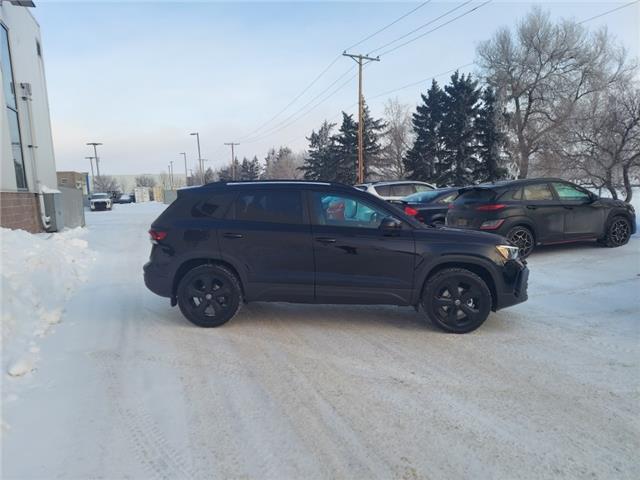 2026 Volkswagen Taos Comfortline Black Edition (Stk: 260155) in Regina - Image 4 of 42