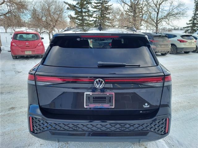 2026 Volkswagen Tiguan Comfortline R-Line Black Edition (Stk: 260156) in Regina - Image 12 of 39
