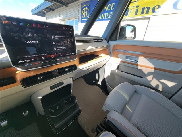 2025 Volkswagen ID. Buzz 1-OWNER | 4-MOTION | NAVI |HEATED LEATHER |360 CAM (Stk: 6398) in St. Catharines - Image 13 of 32