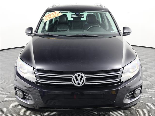 2017 Volkswagen Tiguan Highline (Stk: A20599) in Calgary - Image 2 of 21