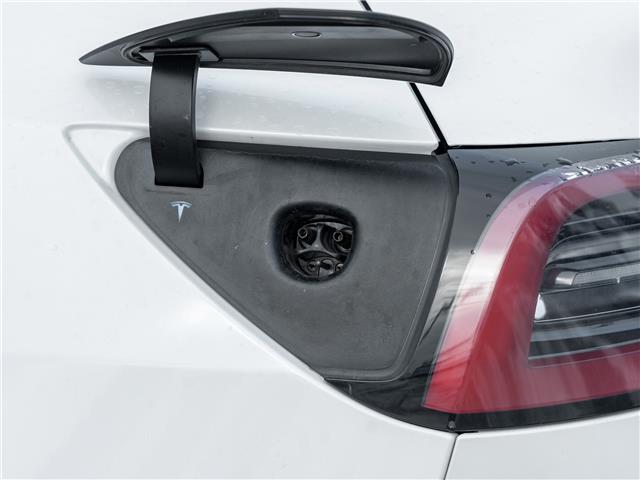 2023 Tesla Model Y Long Range (Stk: J150049A) in Newmarket - Image 8 of 10 2023 Tesla Model Y Long Range (Stk: J150049A) in Newmarket - Image 8 of 10