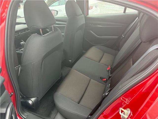 2025 Mazda Mazda3 GX (Stk: 225-244) in Pembroke - Image 7 of 8