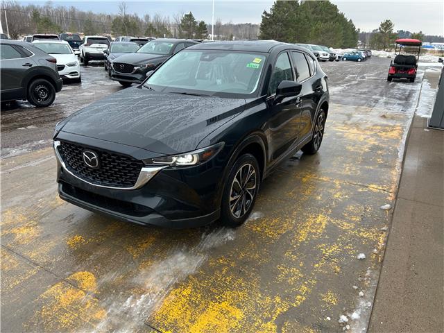 2025 Mazda CX-5 GS (Stk: 225-252) in Pembroke - Image 1 of 3