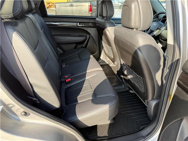 2013 Kia Sorento EX Luxury V6 (Stk: U3324A) in Cambridge - Image 12 of 30