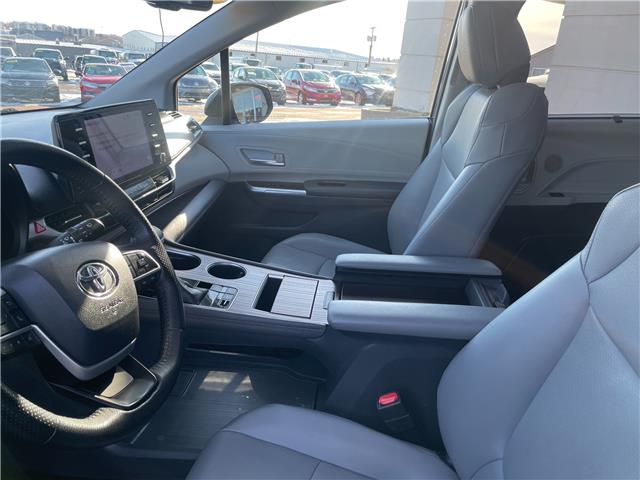 2021 Toyota Sienna XLE 8-Passenger in Charlottetown - Image 13 of 19