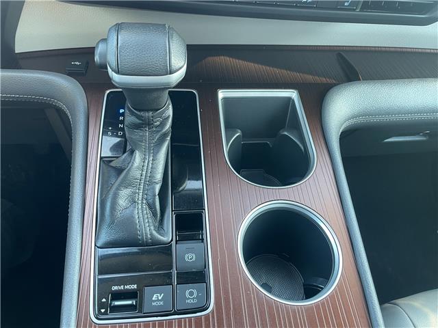 2021 Toyota Sienna XLE 8-Passenger in Charlottetown - Image 15 of 19