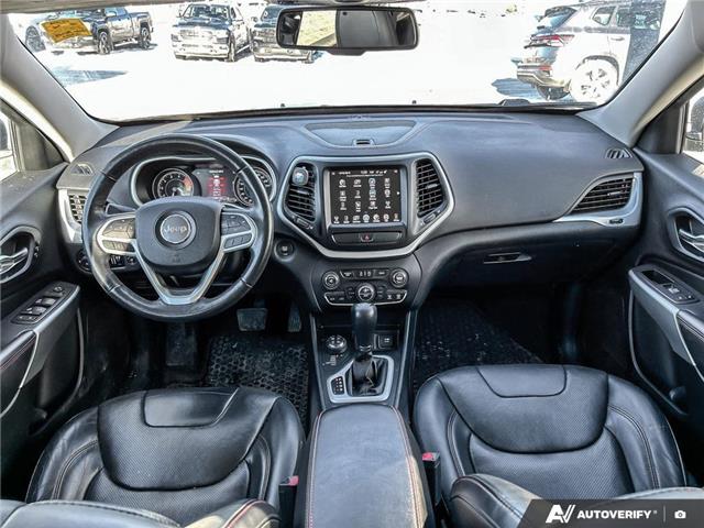 2018 Jeep Cherokee Trailhawk (Stk: KT-055A) in Okotoks - Image 14 of 15