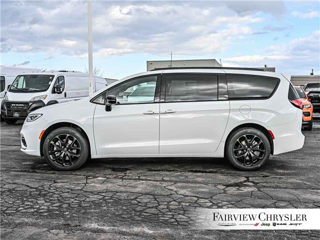 2026 Chrysler Pacifica Select (Stk: TR2568) in Burlington - Image 3 of 33
