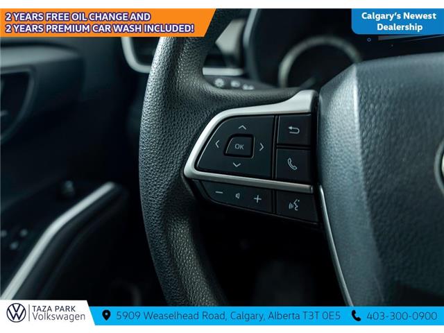 2024 Toyota Highlander LE (Stk: TU0229) in Calgary - Image 17 of 25