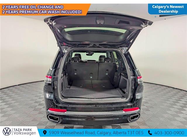 2021 Jeep Grand Cherokee L Summit (Stk: TU0214) in Calgary - Image 10 of 25