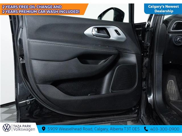 2024 Chrysler Pacifica Touring-L (Stk: TU0213) in Calgary - Image 11 of 22