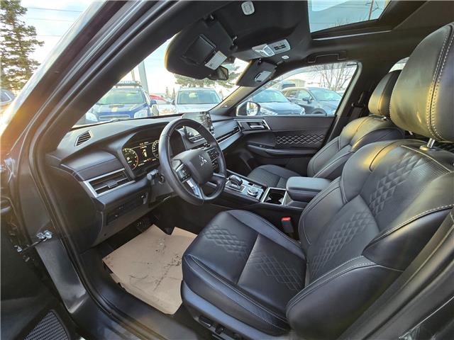 2024 Mitsubishi Outlander GT NOIR (Stk: 8959) in Calgary - Image 15 of 25