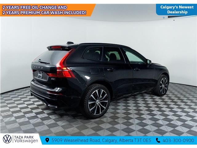 2024 Volvo XC60 B5 Plus Dark Theme (Stk: TU0134) in Calgary - Image 5 of 21