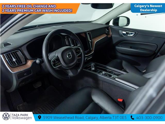 2024 Volvo XC60 B5 Plus Dark Theme (Stk: TU0134) in Calgary - Image 13 of 21