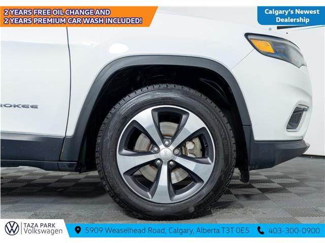 2019 Jeep Cherokee Limited (Stk: TU0191A) in Calgary - Image 9 of 27