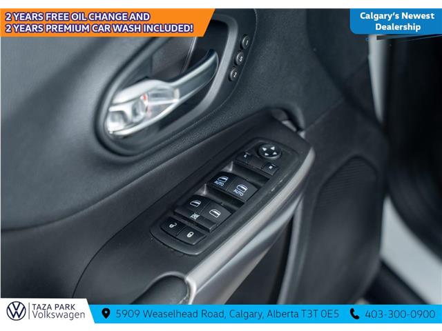2019 Jeep Cherokee Limited (Stk: TU0191A) in Calgary - Image 13 of 27