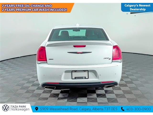2023 Chrysler 300 S (Stk: TU0194) in Calgary - Image 7 of 12