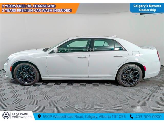 2023 Chrysler 300 S (Stk: TU0194) in Calgary - Image 9 of 12