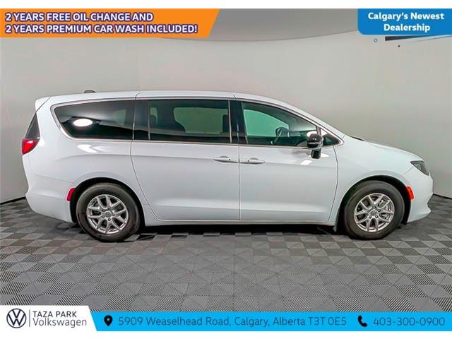 2025 Chrysler Grand Caravan SXT (Stk: TS-0203A) in Calgary - Image 5 of 12