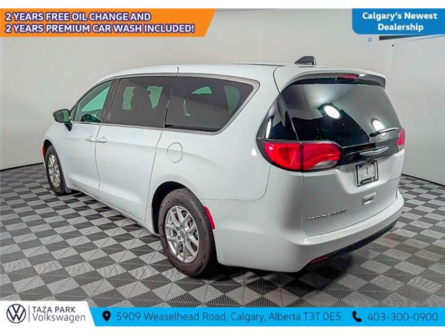 2025 Chrysler Grand Caravan SXT (Stk: TS-0203A) in Calgary - Image 8 of 12