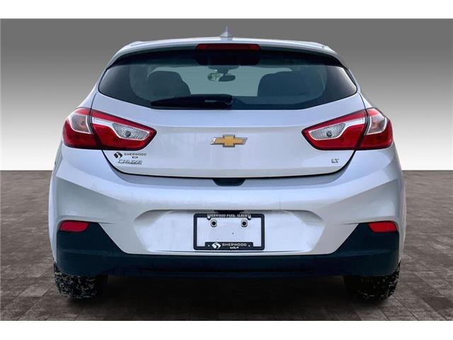2017 Chevrolet Cruze Hatch LT Auto (Stk: 22B39631) in Sherwood Park - Image 4 of 15