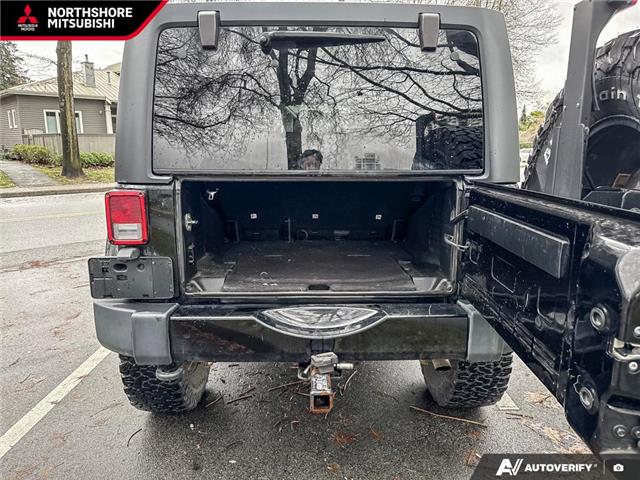 2018 Jeep Wrangler JK Unlimited Sahara (Stk: 893555) in North Vancouver - Image 10 of 23