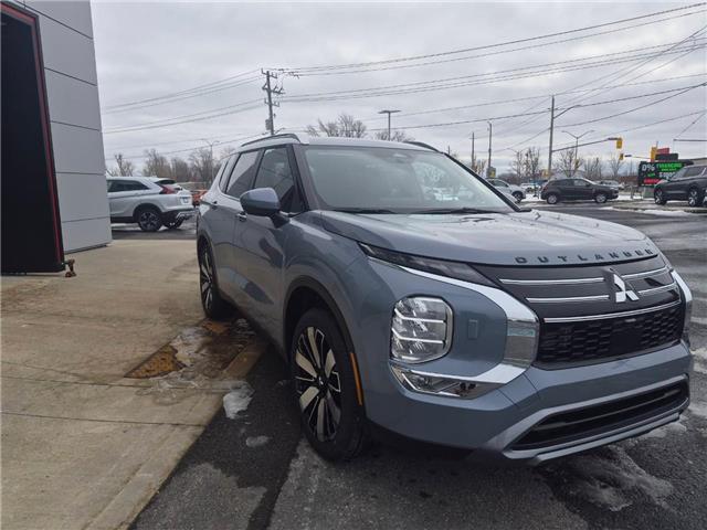 2026 Mitsubishi Outlander SEL (Stk: M851) in Cornwall - Image 3 of 11 2026 Mitsubishi Outlander SEL (Stk: M851) in Cornwall - Image 3 of 11
