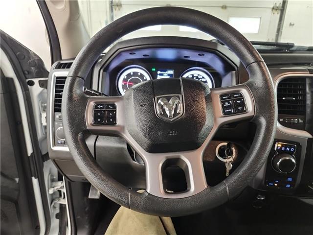 2023 RAM 1500 Classic SLT (Stk: 165043) in London - Image 8 of 11