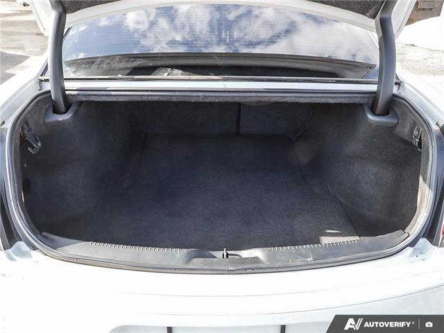 2018 Chrysler 300 S (Stk: 105213A) in St. Thomas - Image 11 of 27 2018 Chrysler 300 S (Stk: 105213A) in St. Thomas - Image 11 of 27