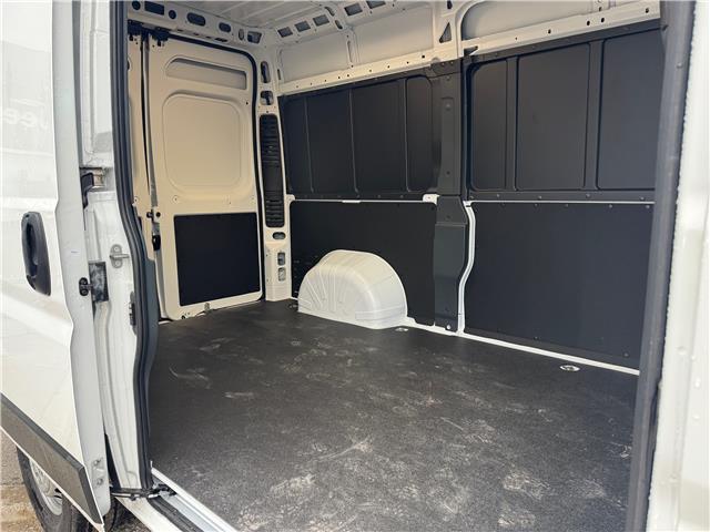 2025 RAM ProMaster 2500 High Roof (Stk: 28284P) in Newmarket - Image 4 of 13