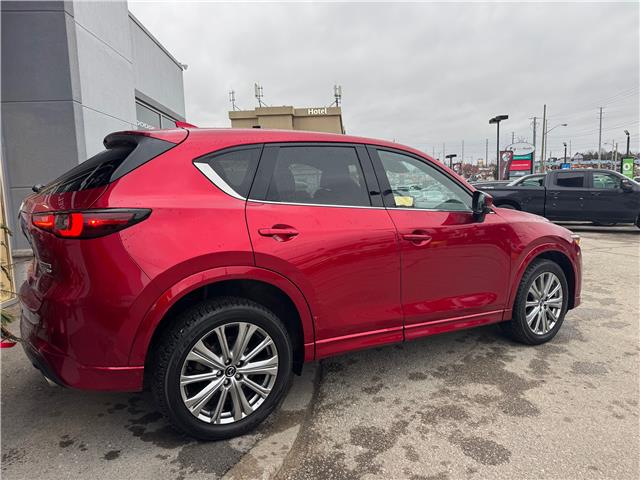 2022 Mazda CX-5 Signature (Stk: 28282P) in Newmarket - Image 2 of 13