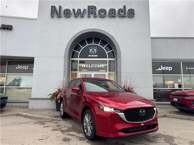 2022 Mazda CX-5 Signature (Stk: 28282P) in Newmarket - Image 1 of 13