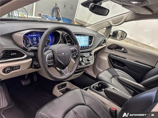 2023 Chrysler Pacifica Touring-L (Stk: 164541) in London - Image 13 of 26