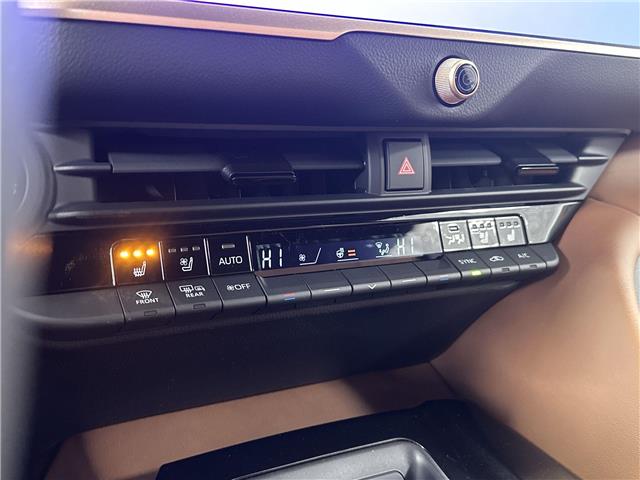 2026 Toyota Crown Signia Limited (Stk: 11105622) in Markham - Image 17 of 22