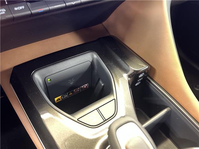 2026 Toyota Crown Signia Limited (Stk: 11105622) in Markham - Image 18 of 22