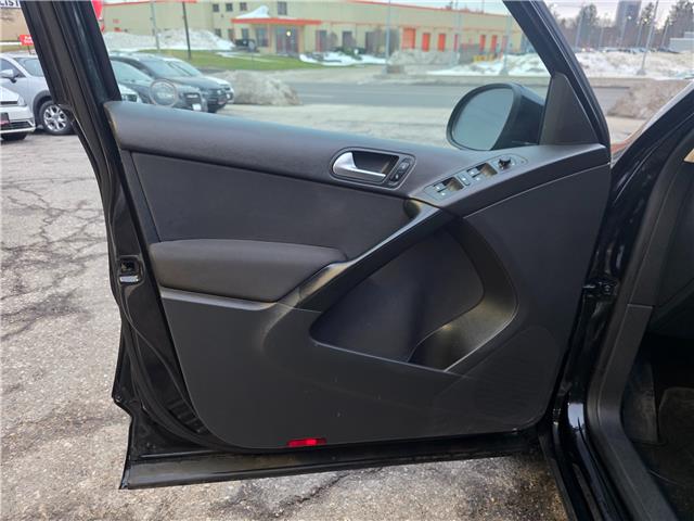 2015 Volkswagen Tiguan Trendline (Stk: 2512649) in Waterloo - Image 10 of 19