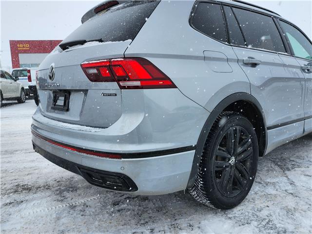 2022 Volkswagen Tiguan Comfortline R-Line Black Edition (Stk: J25107-1) in Brandon - Image 6 of 22