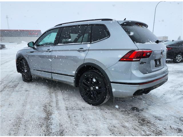 2022 Volkswagen Tiguan Comfortline R-Line Black Edition (Stk: J25107-1) in Brandon - Image 8 of 22